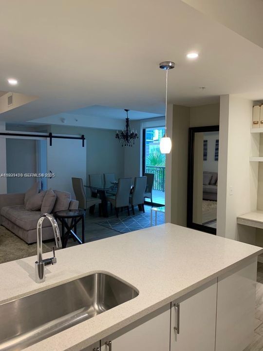 В аренду: $3,500 (2 спален, 2 ванн, 1384 Квадратных фут)