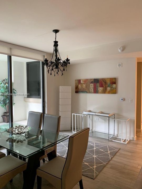 В аренду: $3,500 (2 спален, 2 ванн, 1384 Квадратных фут)