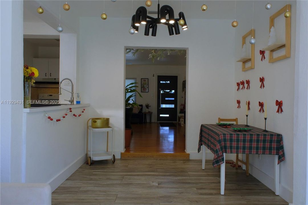 待售: $895,000 (3 贝兹, 3 浴室, 1506 平方英尺)