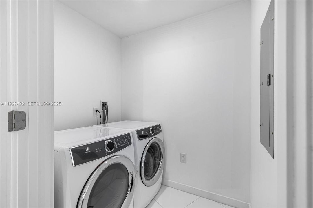 En Renta: $8,750 (2 camas, 3 baños, 1560 Pies cuadrados)