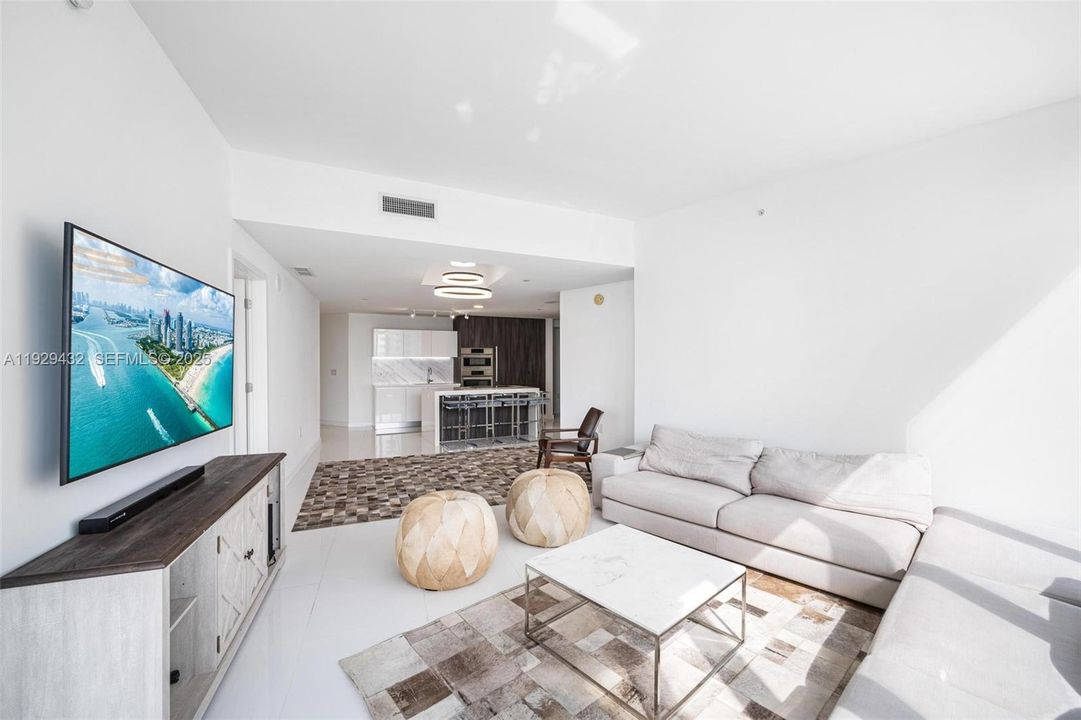 En Renta: $8,750 (2 camas, 3 baños, 1560 Pies cuadrados)