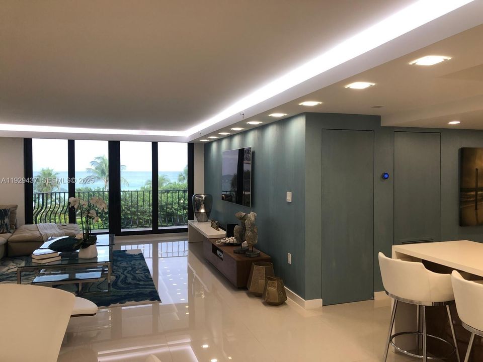 For Rent: $5,800 (2 beds, 2 baths, 1728 Square Feet)