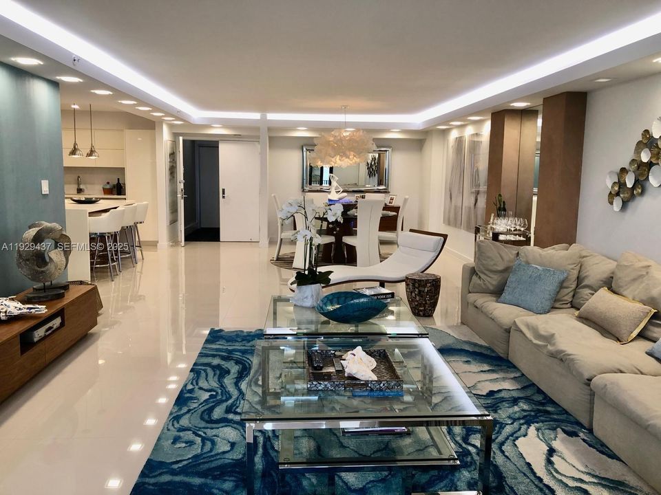 For Rent: $5,800 (2 beds, 2 baths, 1728 Square Feet)