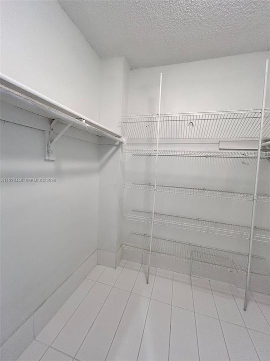 En Venta: $359,900 (3 camas, 2 baños, 1120 Pies cuadrados)