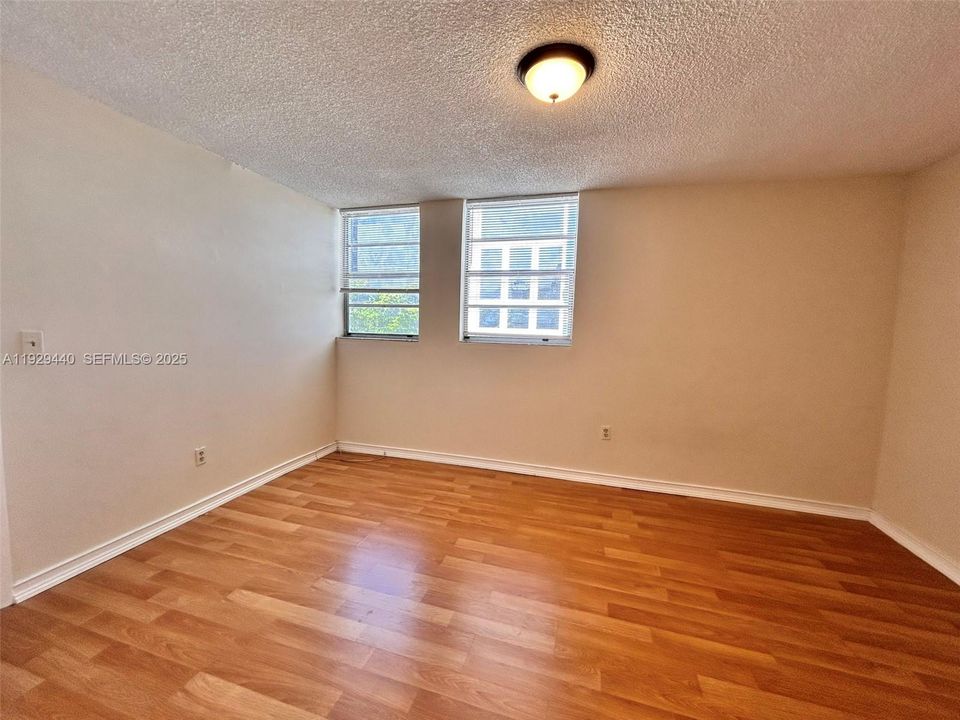 En Venta: $359,900 (3 camas, 2 baños, 1120 Pies cuadrados)