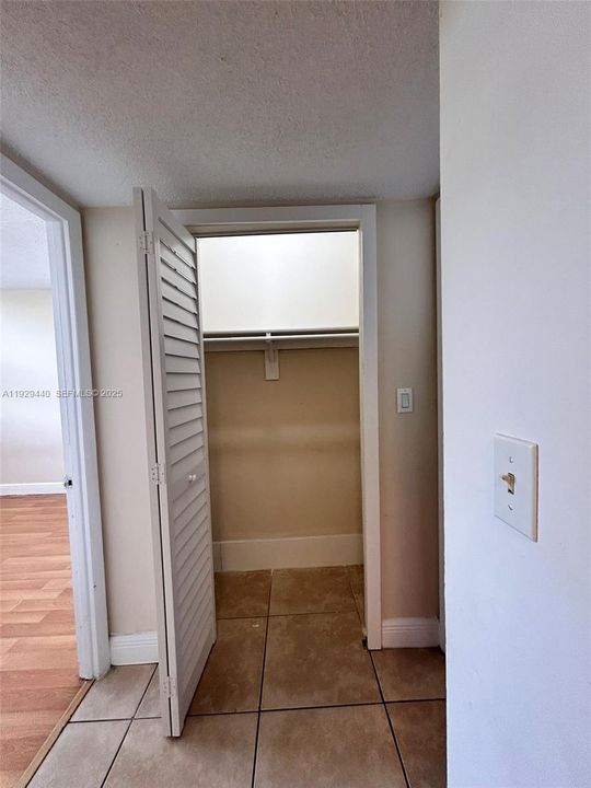 En Venta: $359,900 (3 camas, 2 baños, 1120 Pies cuadrados)