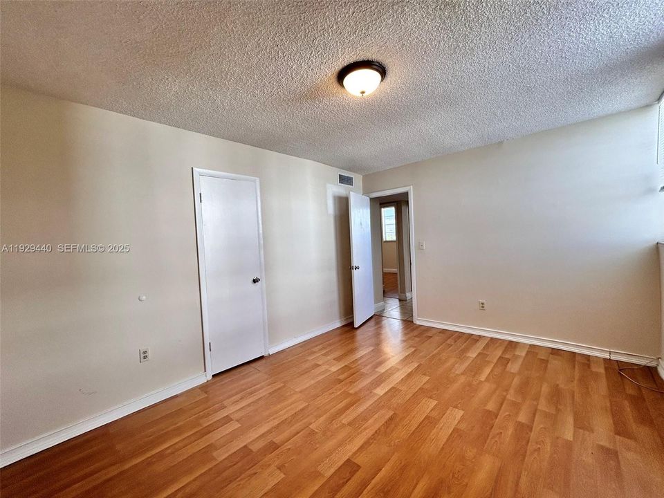 En Venta: $359,900 (3 camas, 2 baños, 1120 Pies cuadrados)