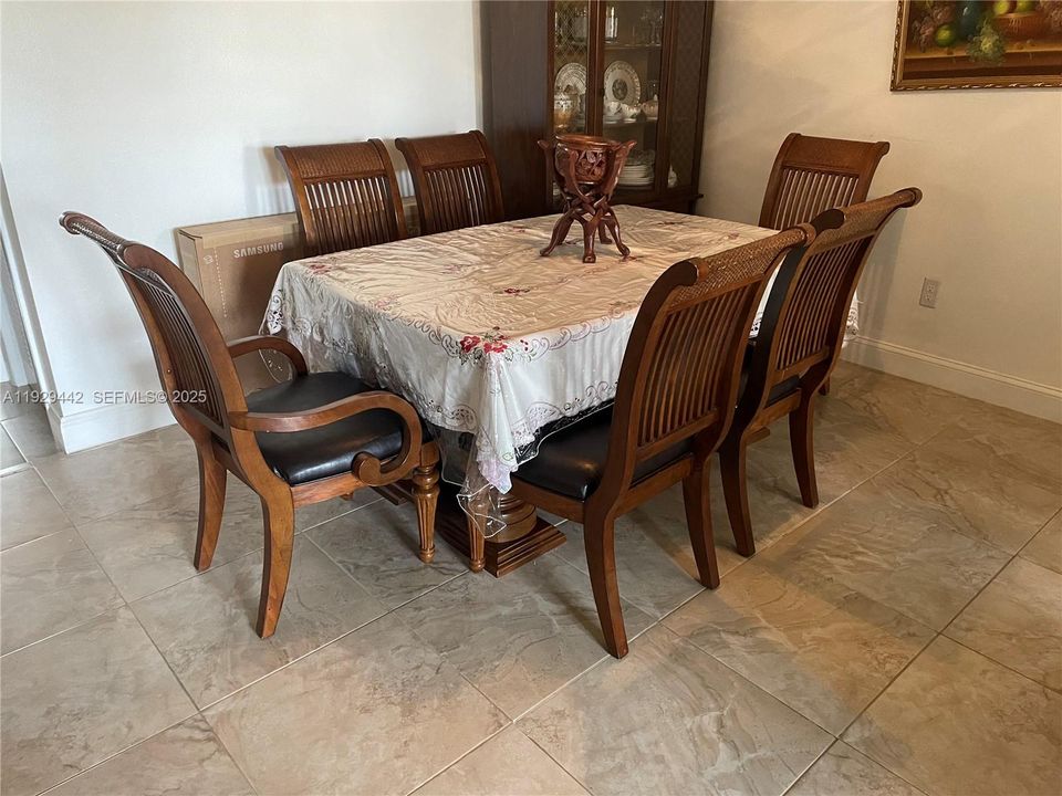 На продажу: $135,000 (1 спален, 1 ванн, 836 Квадратных фут)