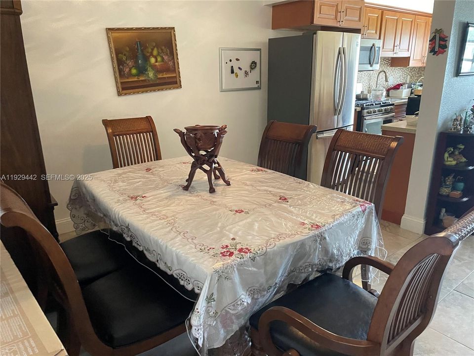 На продажу: $135,000 (1 спален, 1 ванн, 836 Квадратных фут)