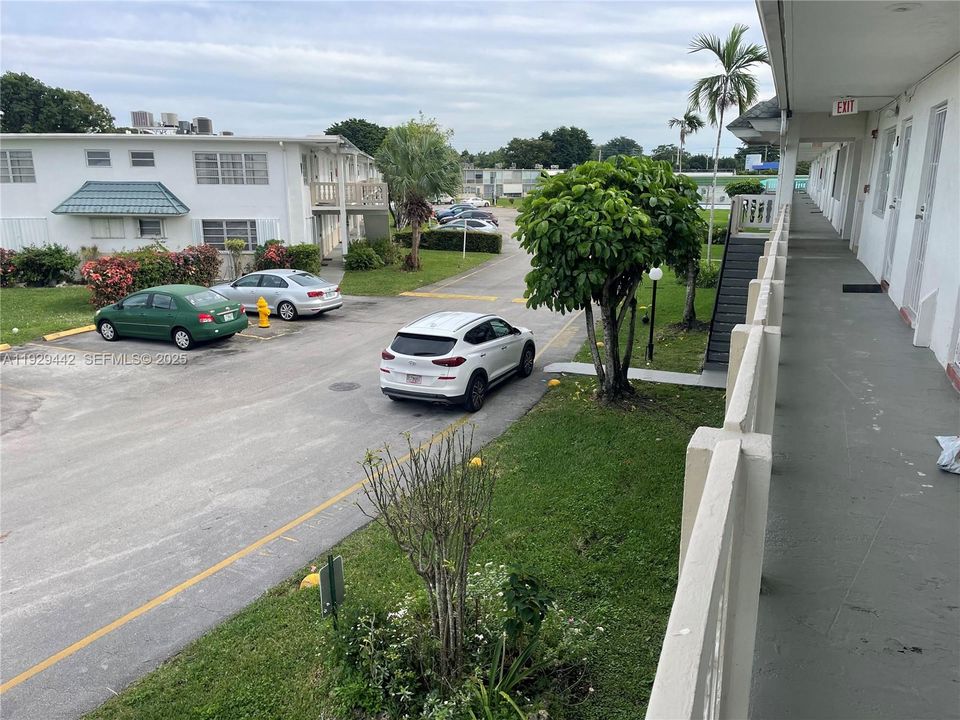 На продажу: $135,000 (1 спален, 1 ванн, 836 Квадратных фут)