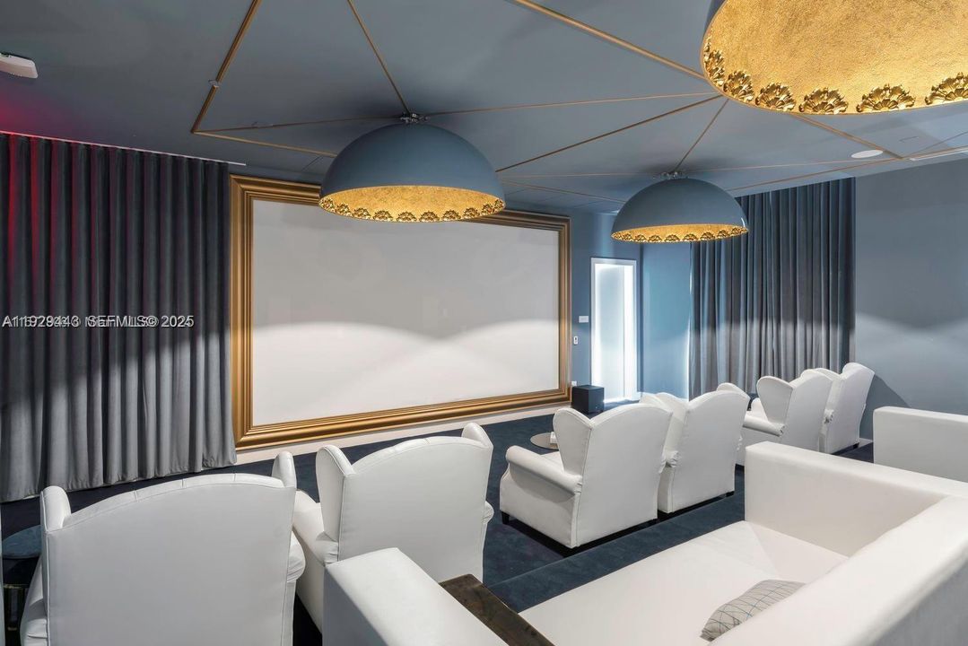 For Rent: $2,950 (2 beds, 2 baths, 920 Square Feet)