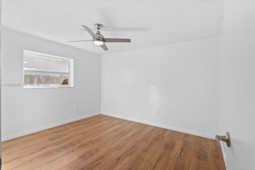 For Rent: $3,500 (3 beds, 2 baths, 1600 Square Feet)