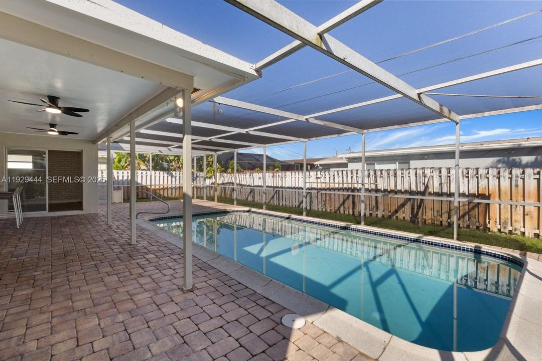 For Rent: $3,500 (3 beds, 2 baths, 1600 Square Feet)