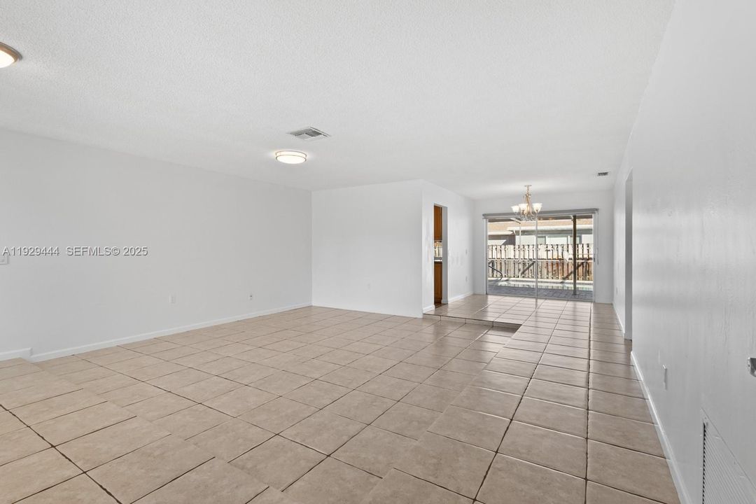 For Rent: $3,500 (3 beds, 2 baths, 1600 Square Feet)