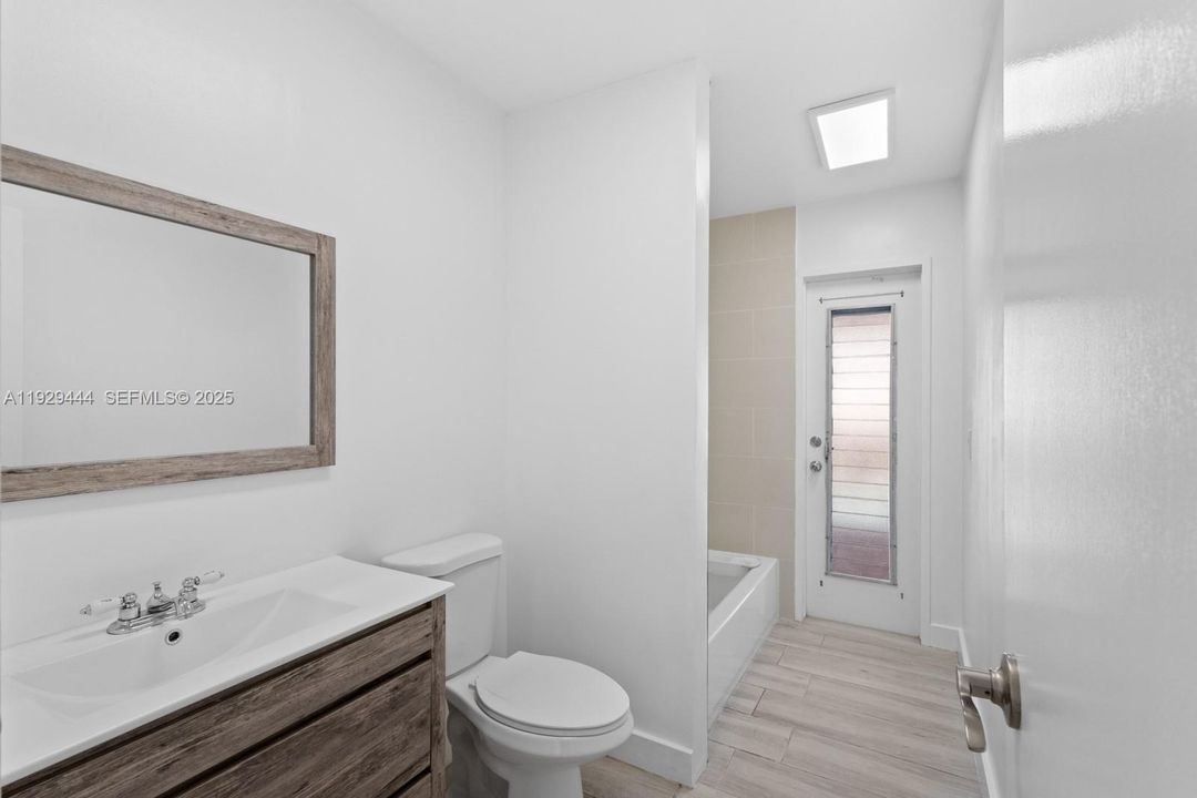 For Rent: $3,500 (3 beds, 2 baths, 1600 Square Feet)