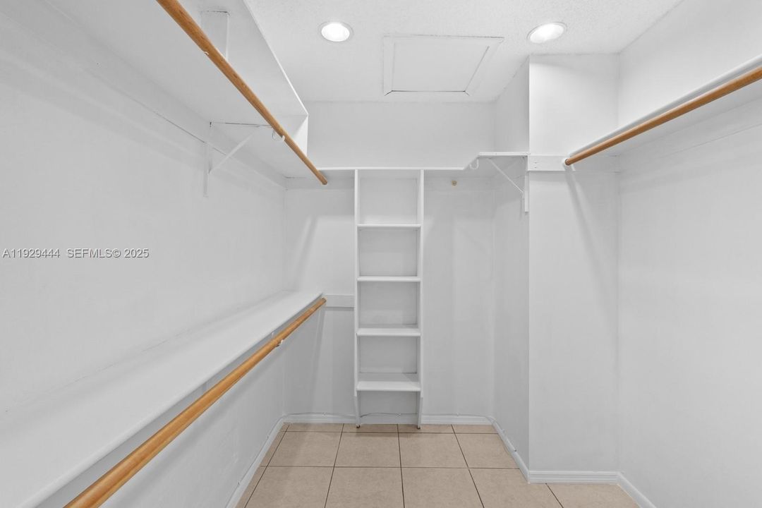 For Rent: $3,500 (3 beds, 2 baths, 1600 Square Feet)