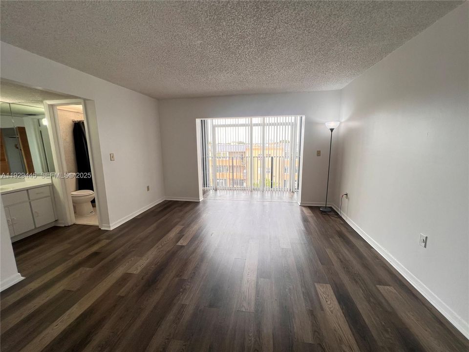 В аренду: $1,800 (1 спален, 1 ванн, 741 Квадратных фут)