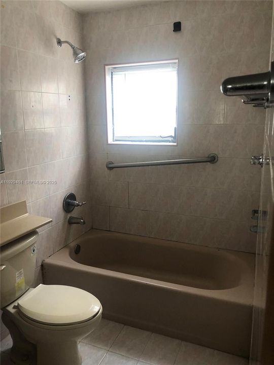 В аренду: $3,500 (4 спален, 2 ванн, 1992 Квадратных фут)