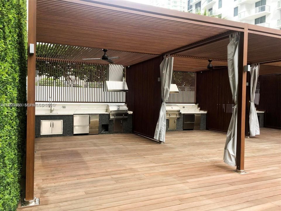 В аренду: $4,000 (1 спален, 1 ванн, 748 Квадратных фут)