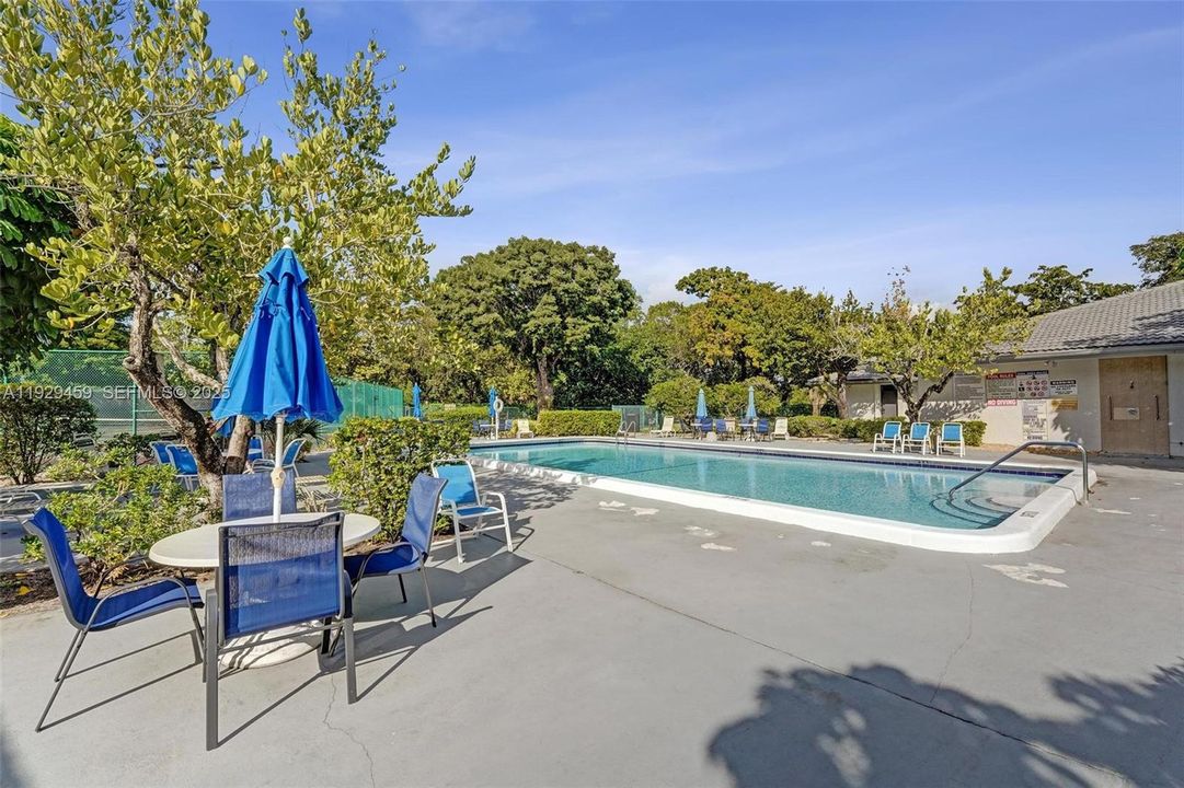 待售: $170,000 (2 贝兹, 2 浴室, 1100 平方英尺)