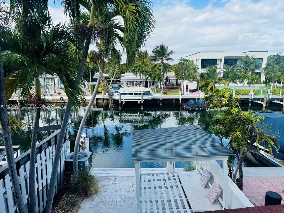 В аренду: $4,000 (2 спален, 2 ванн, 1482 Квадратных фут)