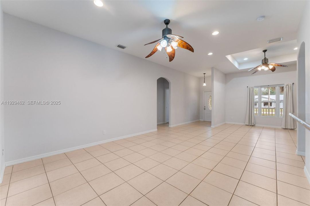 For Sale: $369,000 (3 beds, 2 baths, 1605 Square Feet)