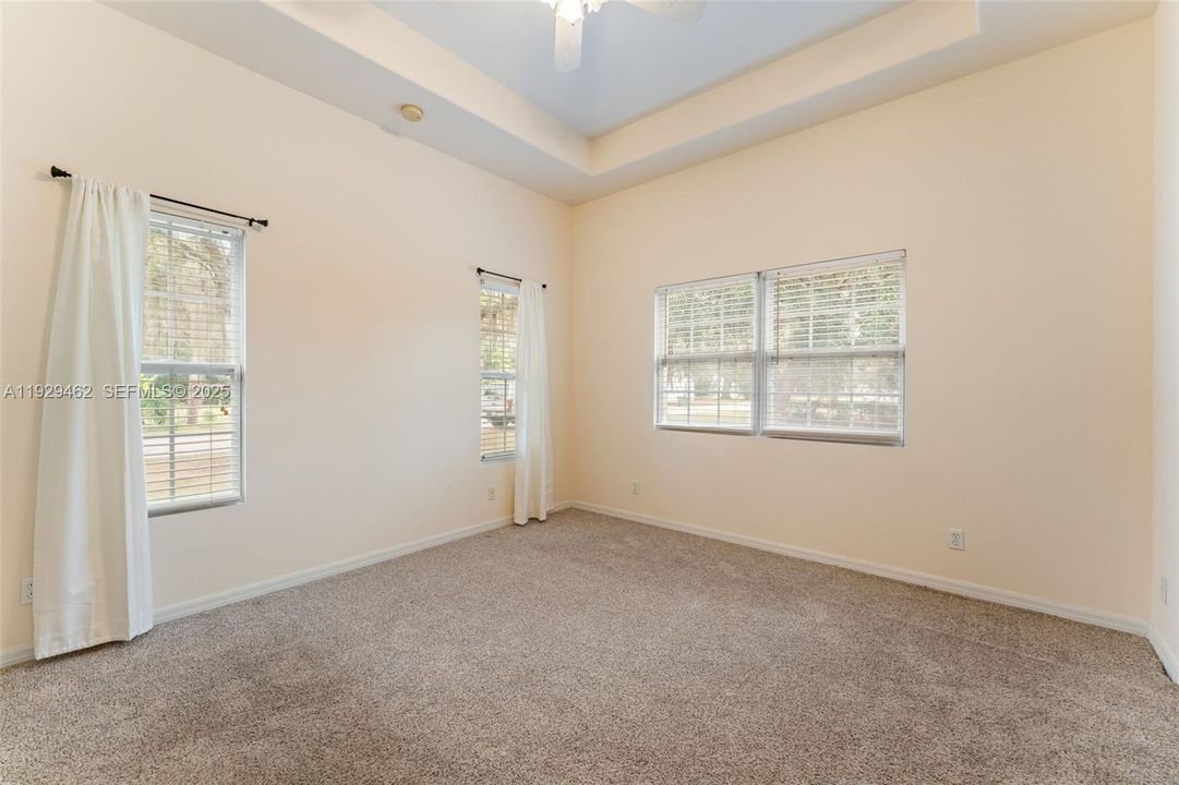 For Sale: $369,000 (3 beds, 2 baths, 1605 Square Feet)