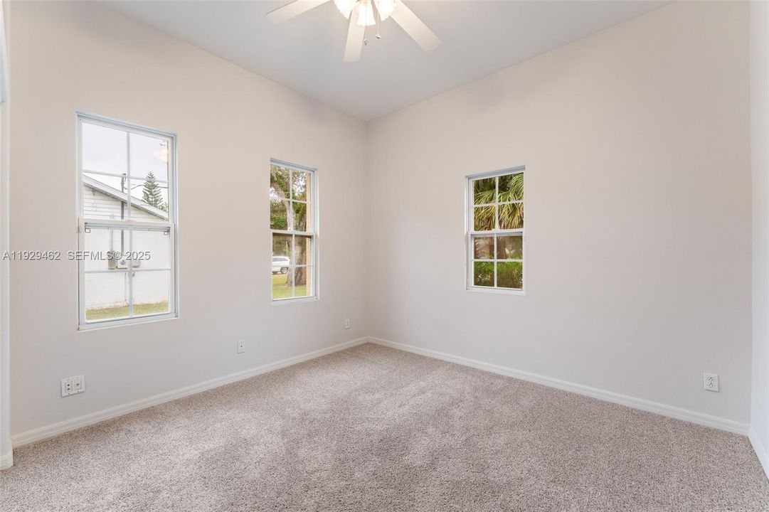 For Sale: $369,000 (3 beds, 2 baths, 1605 Square Feet)