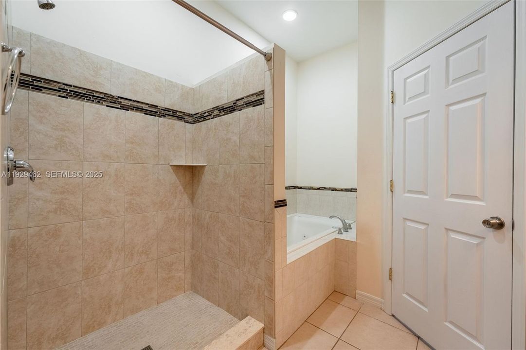 For Sale: $369,000 (3 beds, 2 baths, 1605 Square Feet)