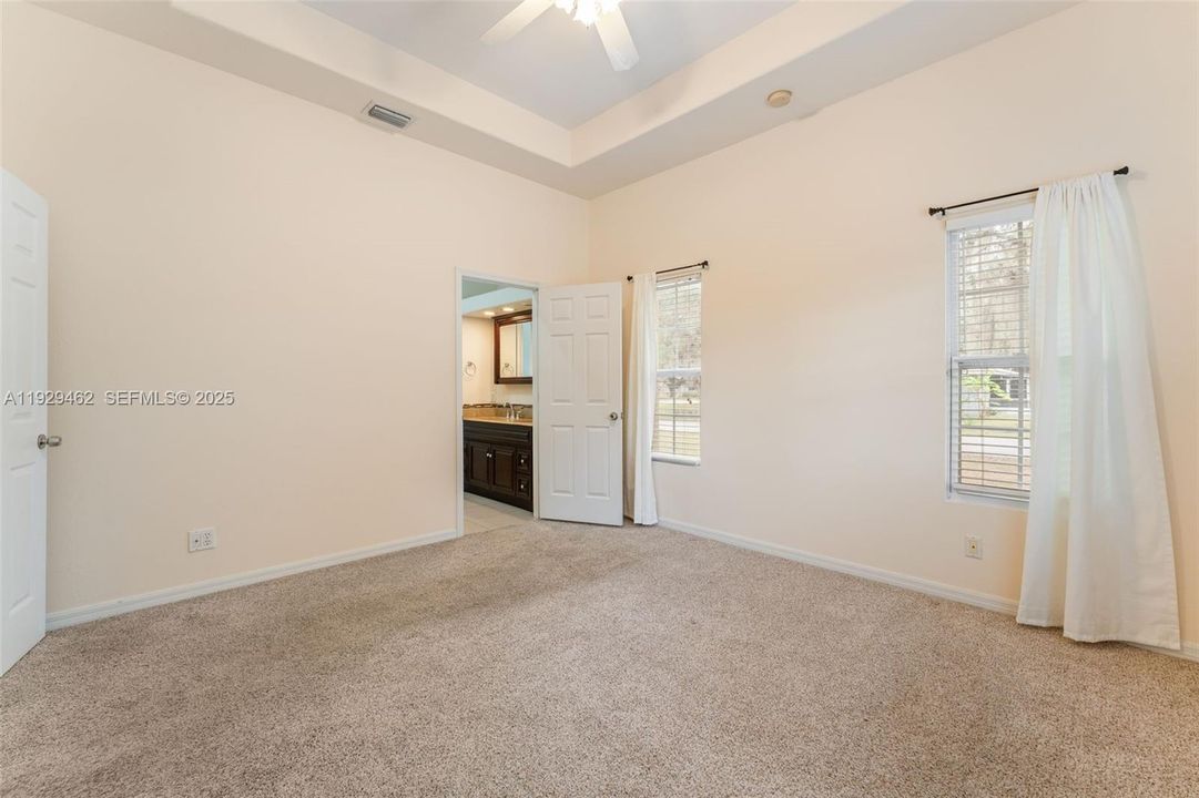 For Sale: $369,000 (3 beds, 2 baths, 1605 Square Feet)