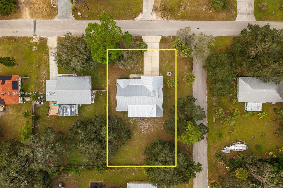 For Sale: $369,000 (3 beds, 2 baths, 1605 Square Feet)