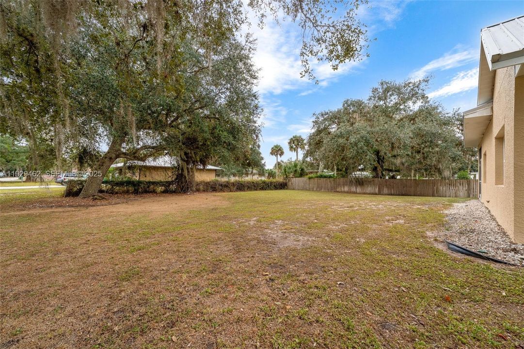 For Sale: $369,000 (3 beds, 2 baths, 1605 Square Feet)