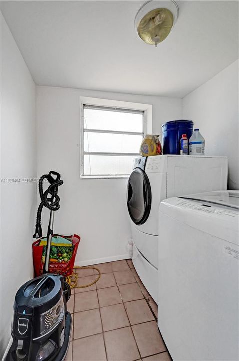 На продажу: $398,000 (3 спален, 1 ванн, 1097 Квадратных фут)