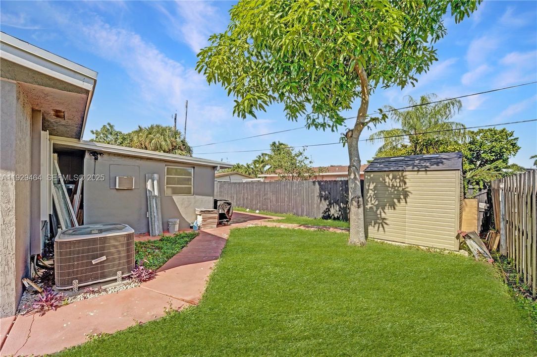 На продажу: $398,000 (3 спален, 1 ванн, 1097 Квадратных фут)