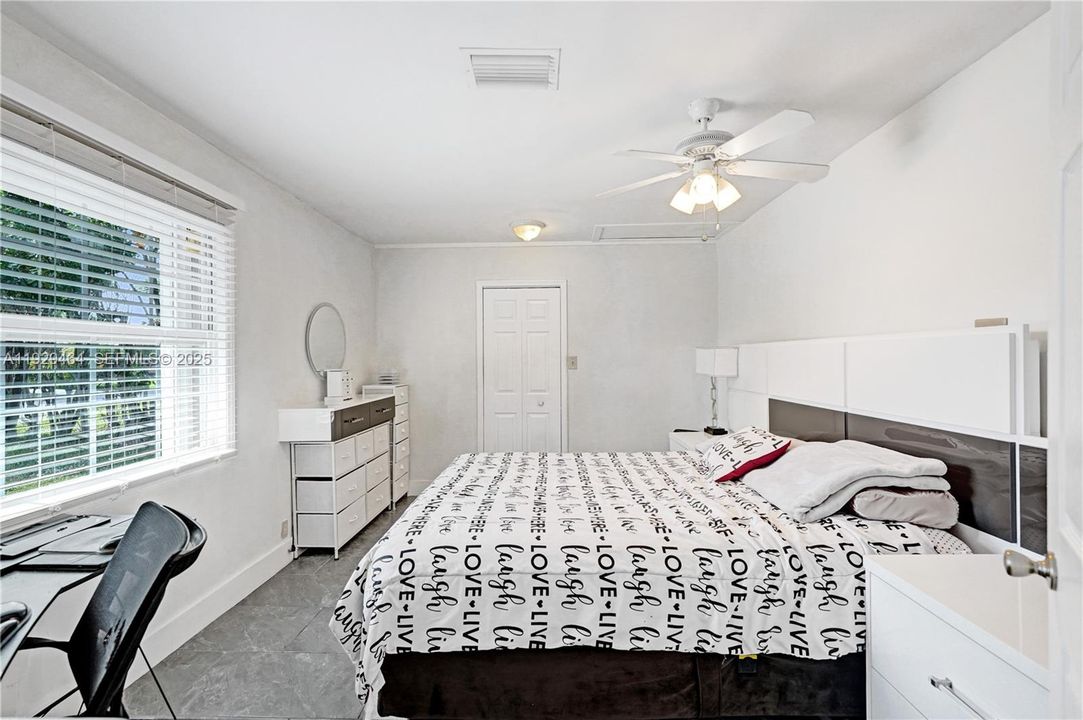 На продажу: $398,000 (3 спален, 1 ванн, 1097 Квадратных фут)