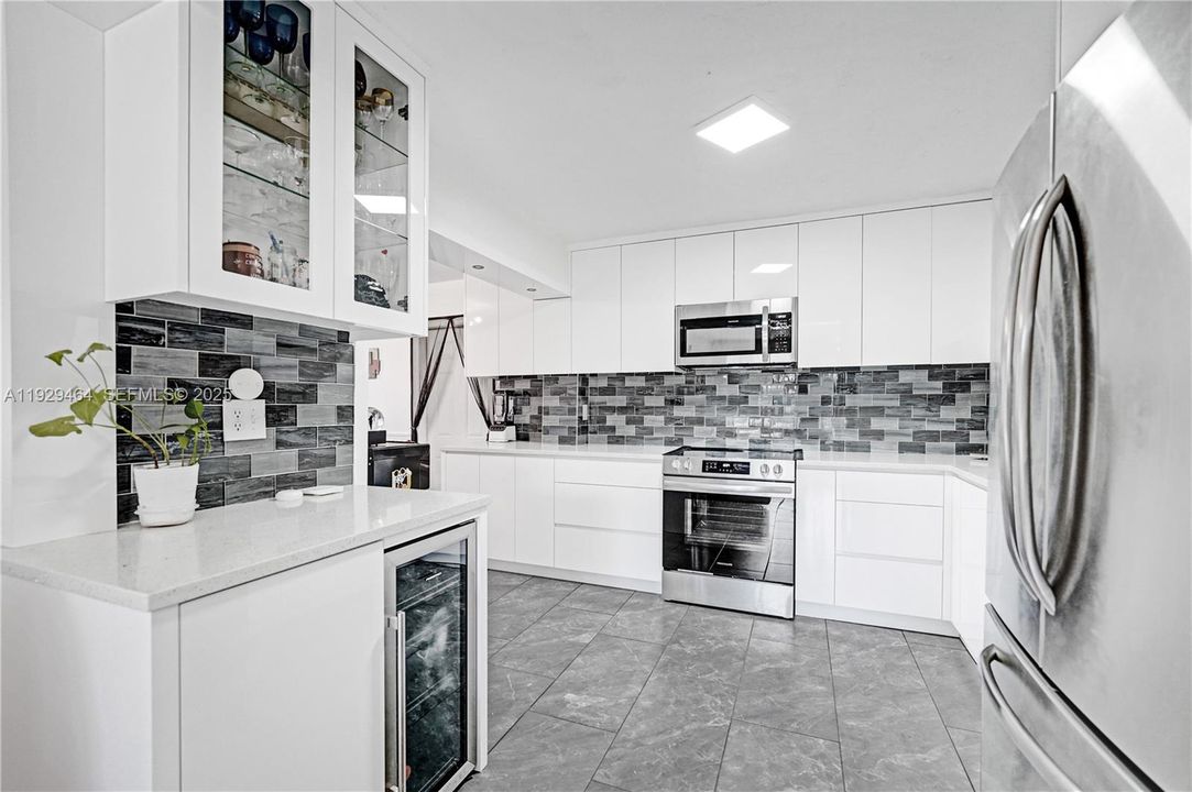 На продажу: $398,000 (3 спален, 1 ванн, 1097 Квадратных фут)