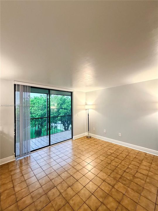 В аренду: $2,430 (2 спален, 2 ванн, 965 Квадратных фут)