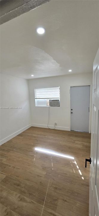 出租: $1,495 (1 贝兹, 1 浴室, 500 平方英尺)