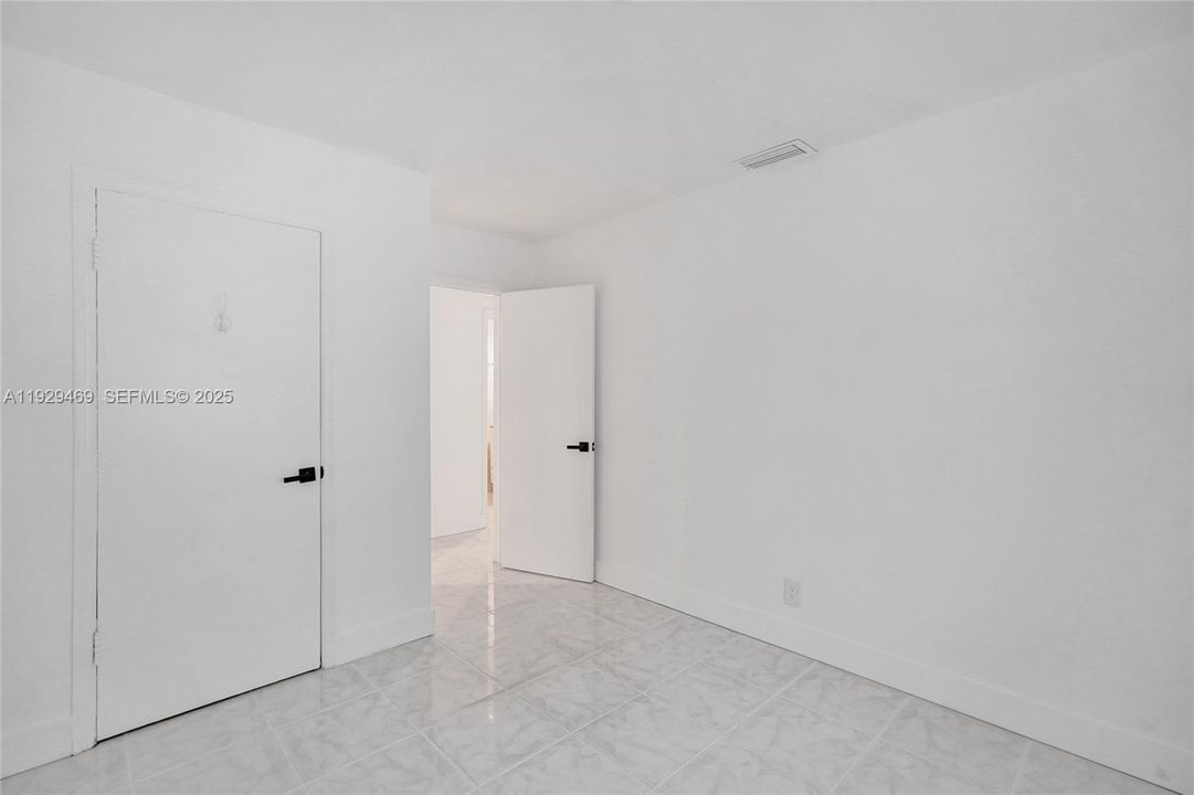 待售: $884,900 (0 贝兹, 0 浴室, 2557 平方英尺)