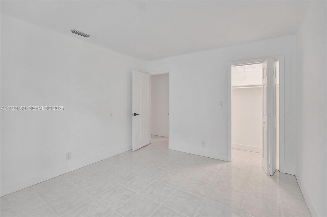 待售: $884,900 (0 贝兹, 0 浴室, 2557 平方英尺)