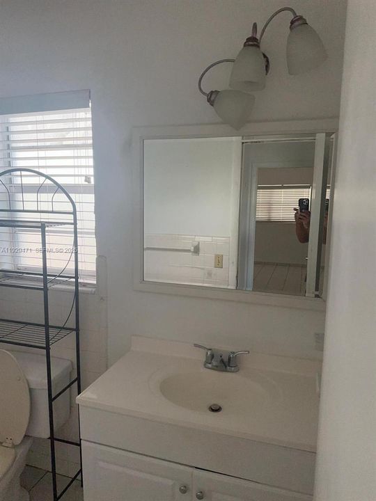 For Sale: $165,000 (1 beds, 1 baths, 645 Square Feet)