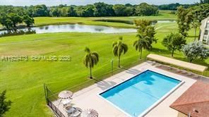 For Rent: $2,200 (2 beds, 2 baths, 1040 Square Feet)