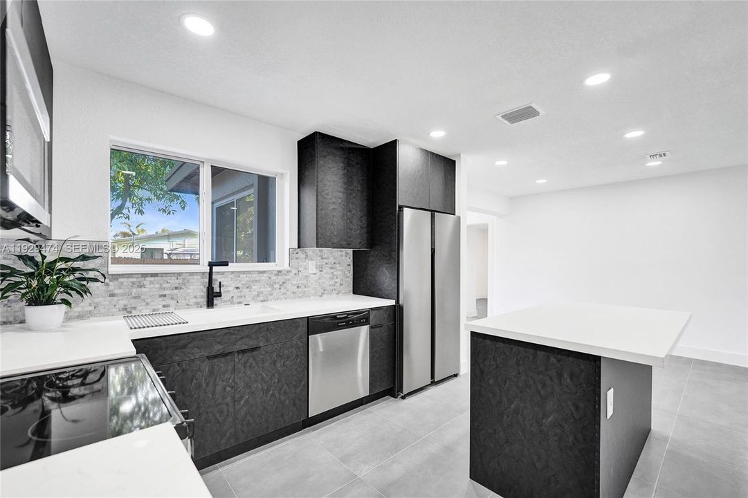 For Sale: $579,900 (4 beds, 3 baths, 1584 Square Feet)