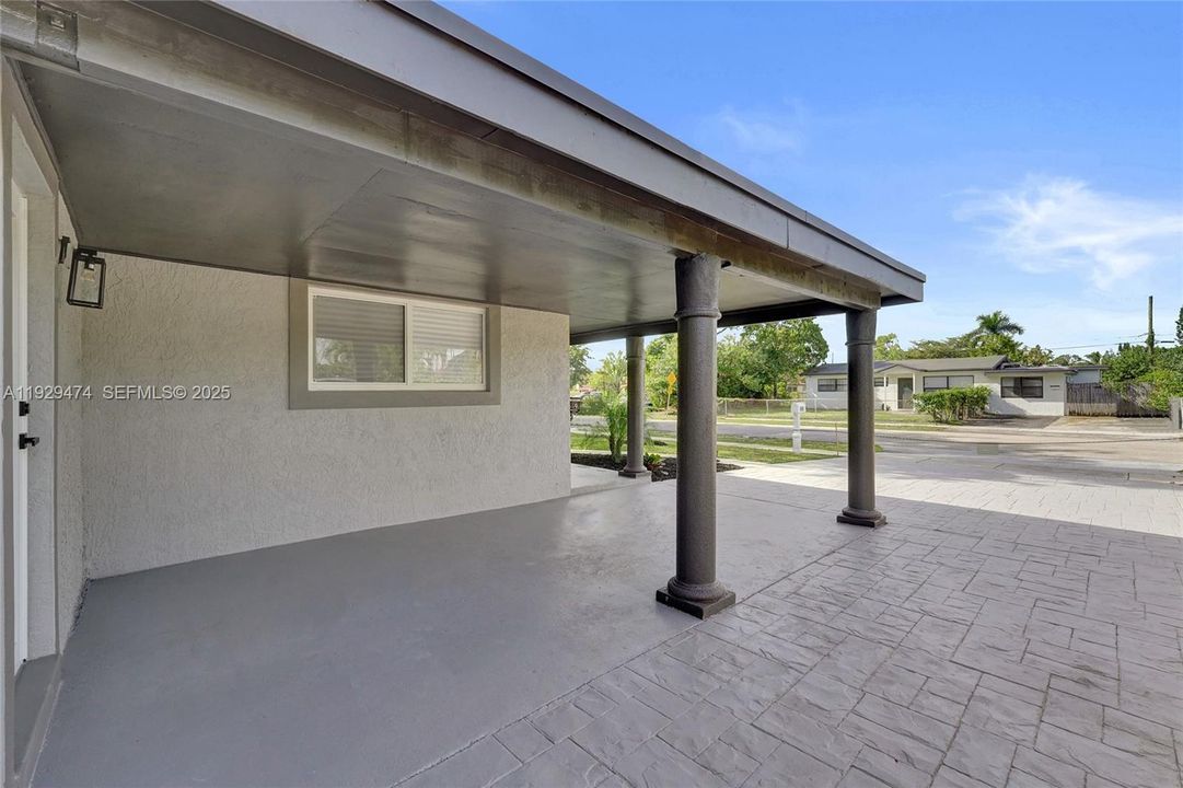 For Sale: $579,900 (4 beds, 3 baths, 1584 Square Feet)