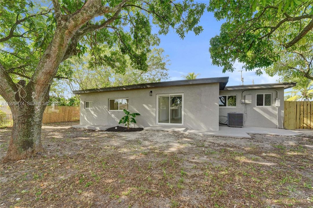 For Sale: $579,900 (4 beds, 3 baths, 1584 Square Feet)