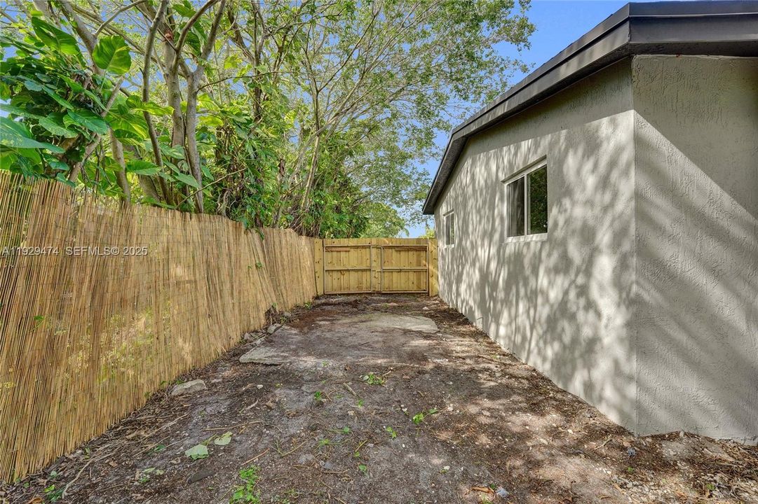 For Sale: $579,900 (4 beds, 3 baths, 1584 Square Feet)