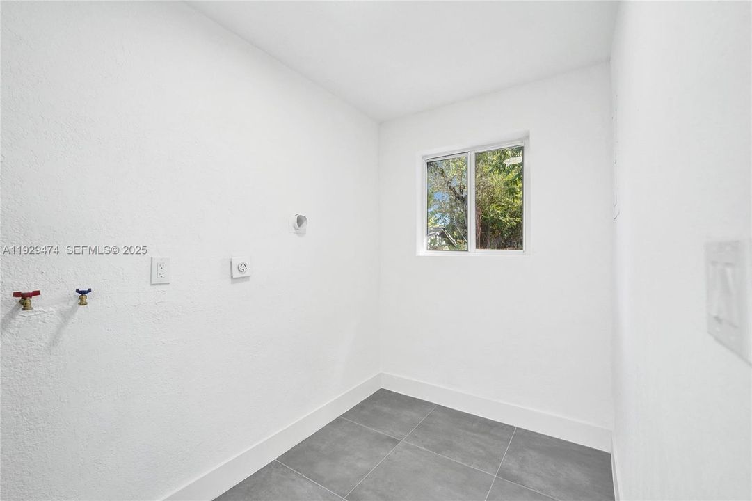 For Sale: $579,900 (4 beds, 3 baths, 1584 Square Feet)