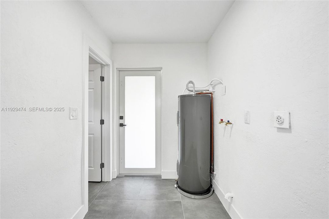 For Sale: $579,900 (4 beds, 3 baths, 1584 Square Feet)