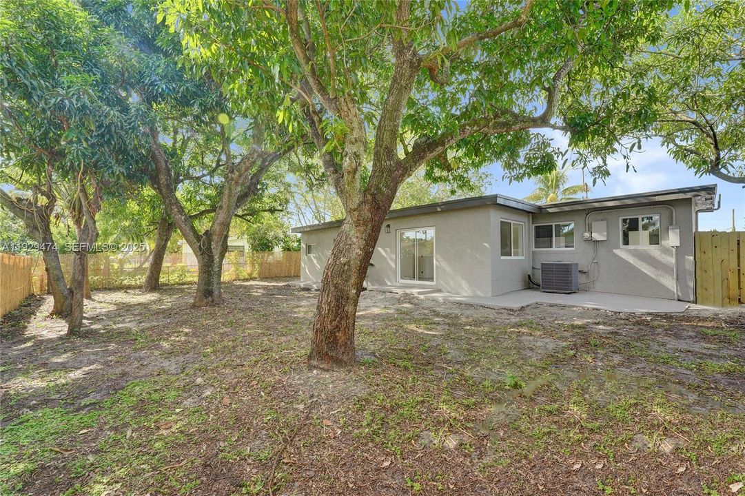 For Sale: $579,900 (4 beds, 3 baths, 1584 Square Feet)