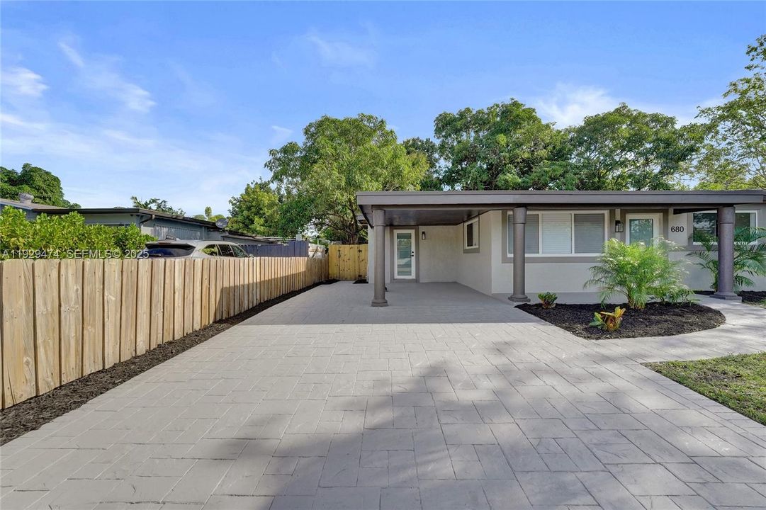 For Sale: $579,900 (4 beds, 3 baths, 1584 Square Feet)